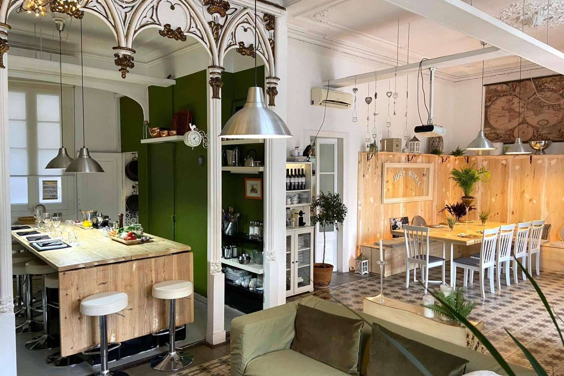 Convertir la típica comida navideña de empresa en una experiencia única con un Taller de Cocina en Just Royal BCN
