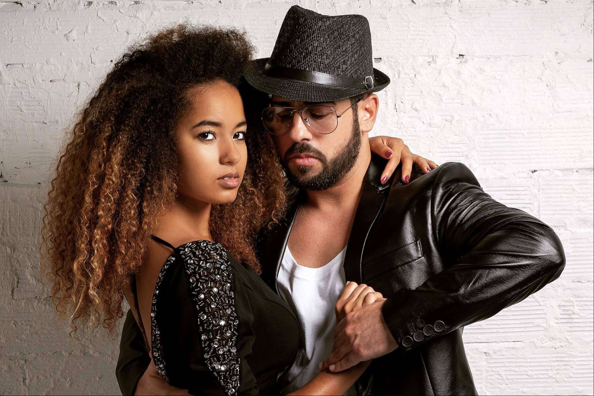 La escuela de baile Txiki Bastida imparte cursos gratuitos de bachata y salsa
