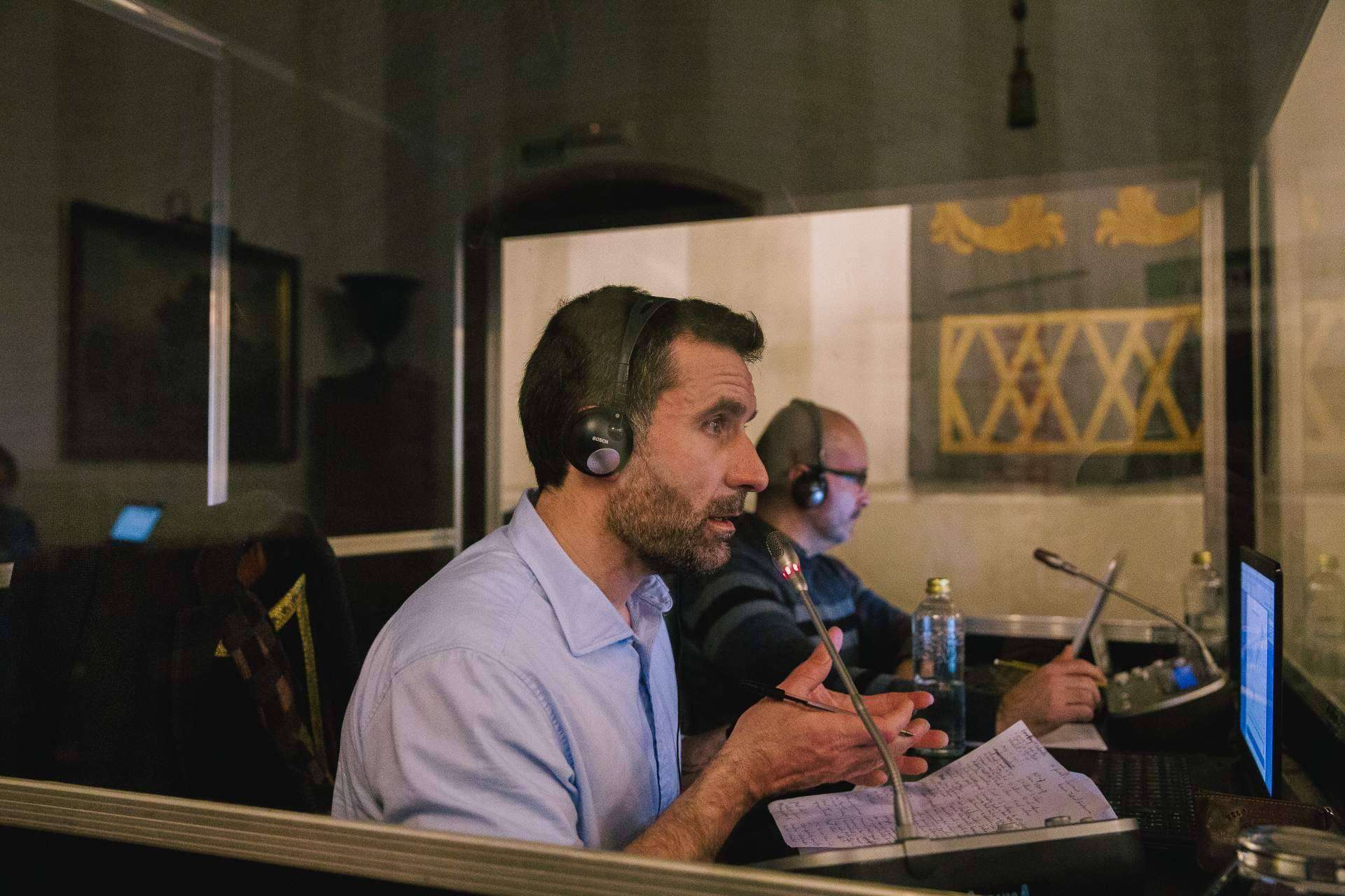 Profesionales multilingües de la traducción y la interpretación en Tradurrutia