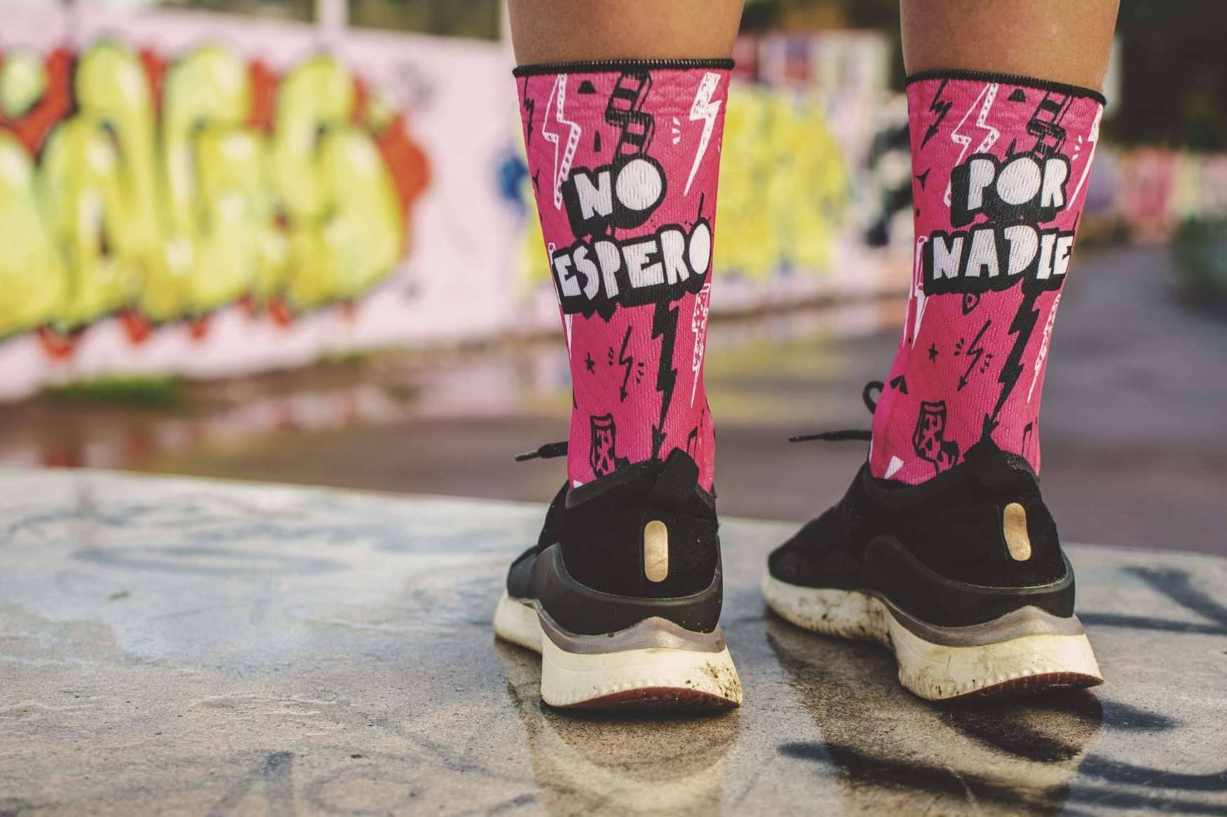 Calidad y diseño en los calcetines ciclismo y running de Maldita Buena Suerte