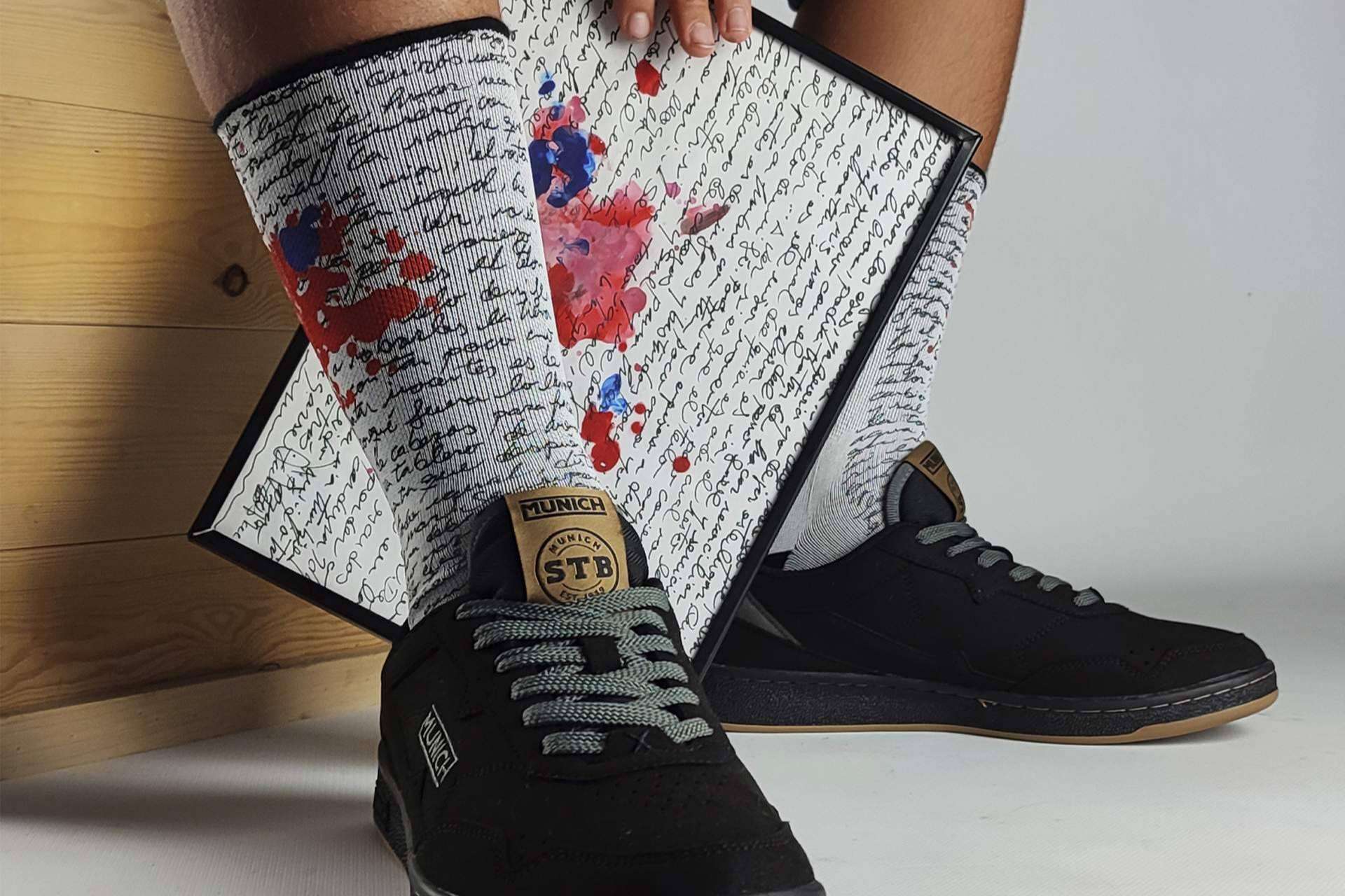 Vestir arte urbano con los calcetines divertidos de la firma ISOKISI