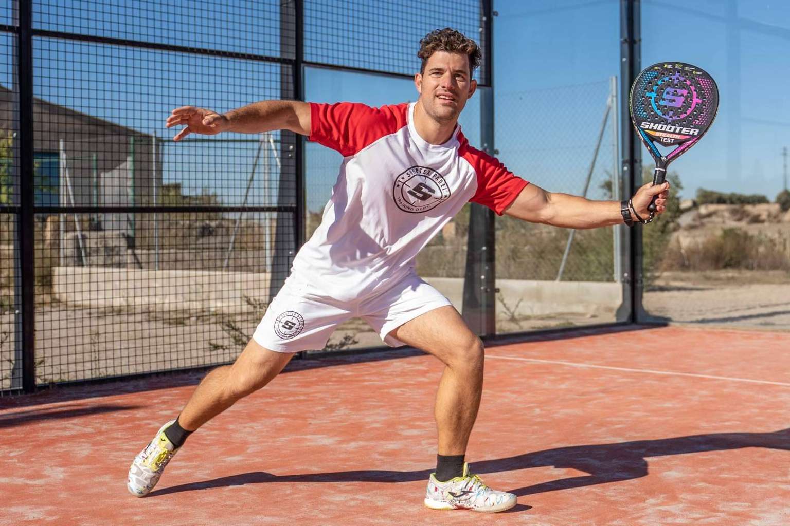 Una marca de palas de pádel profesionales con elementos muy diferenciales, SHOOTER PADEL