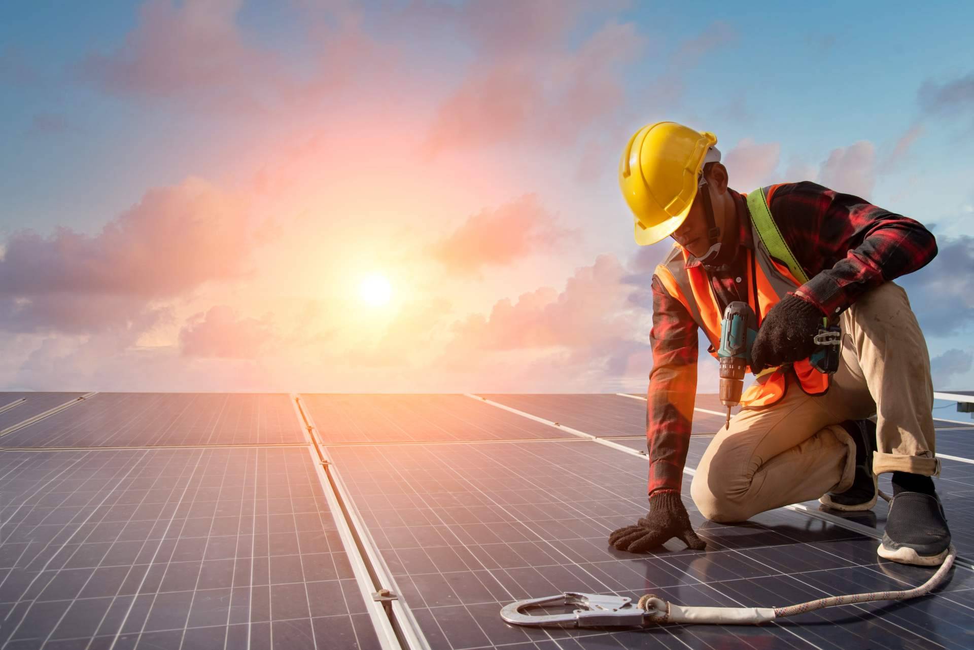 El servicio integral de Ingeniería MASRED, desde el asesoramiento inicial a la instalación de placas solares