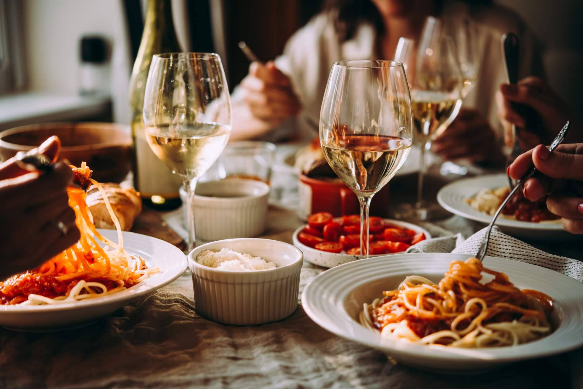 Un lugar para comidas de empresa en el puerto de Santa María es Mozzarella E Basílico