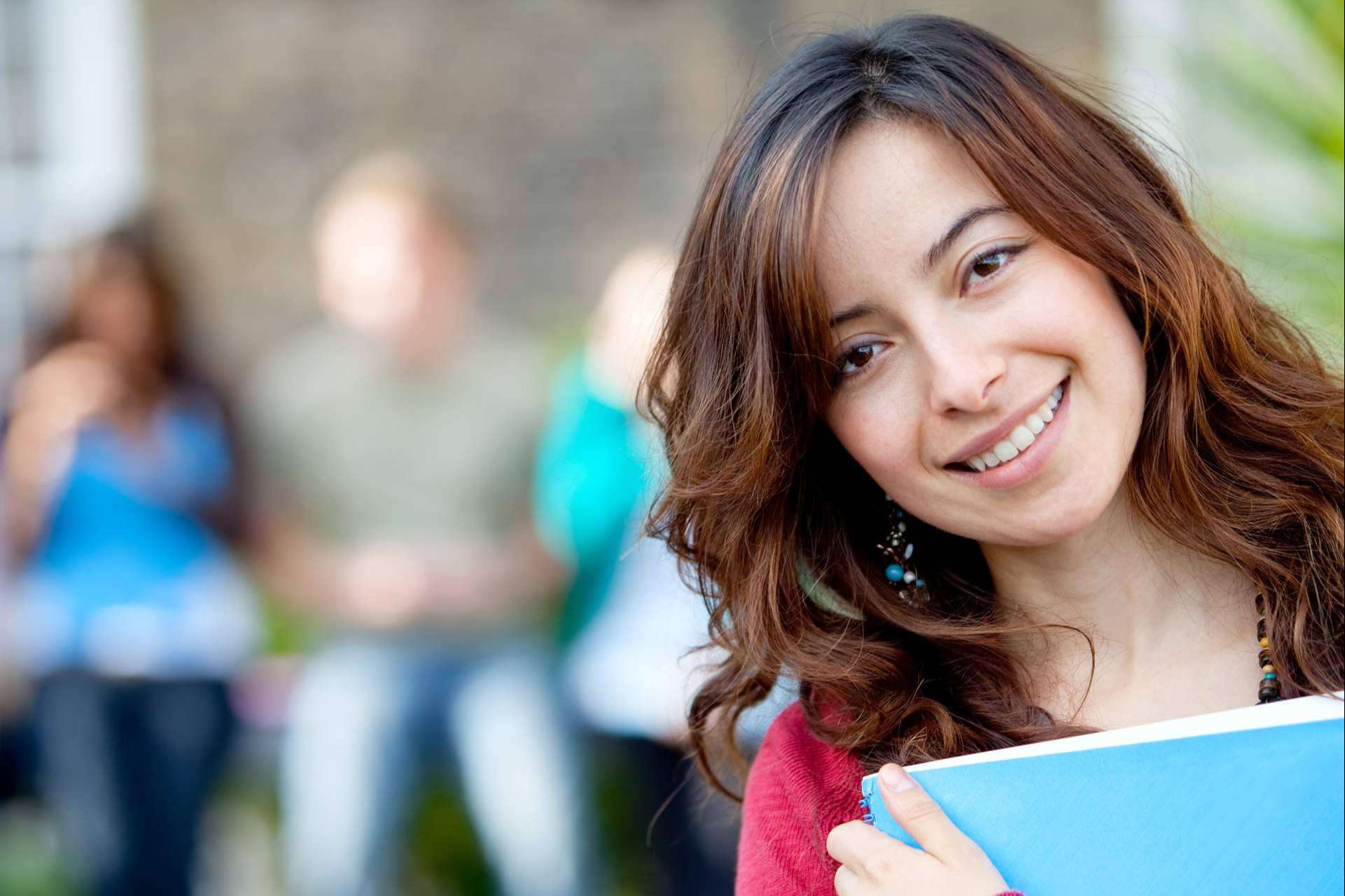 Abiertas las inscripciones en los cursos 2023 para conseguir la certificación de la EOI, por EOI Por Libre