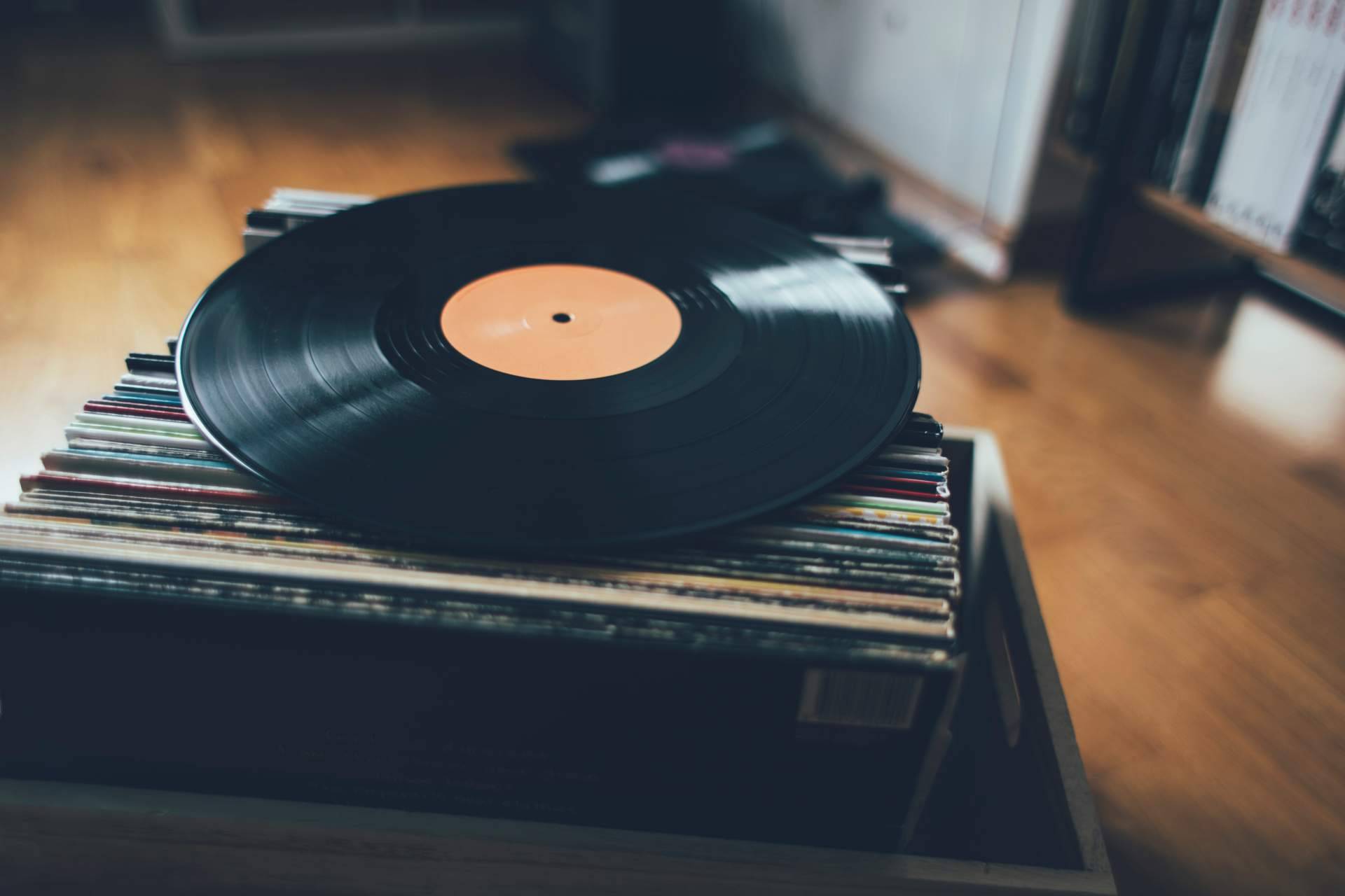Fabricar un disco de vinilo personalizado de la mano de Kopyrecord