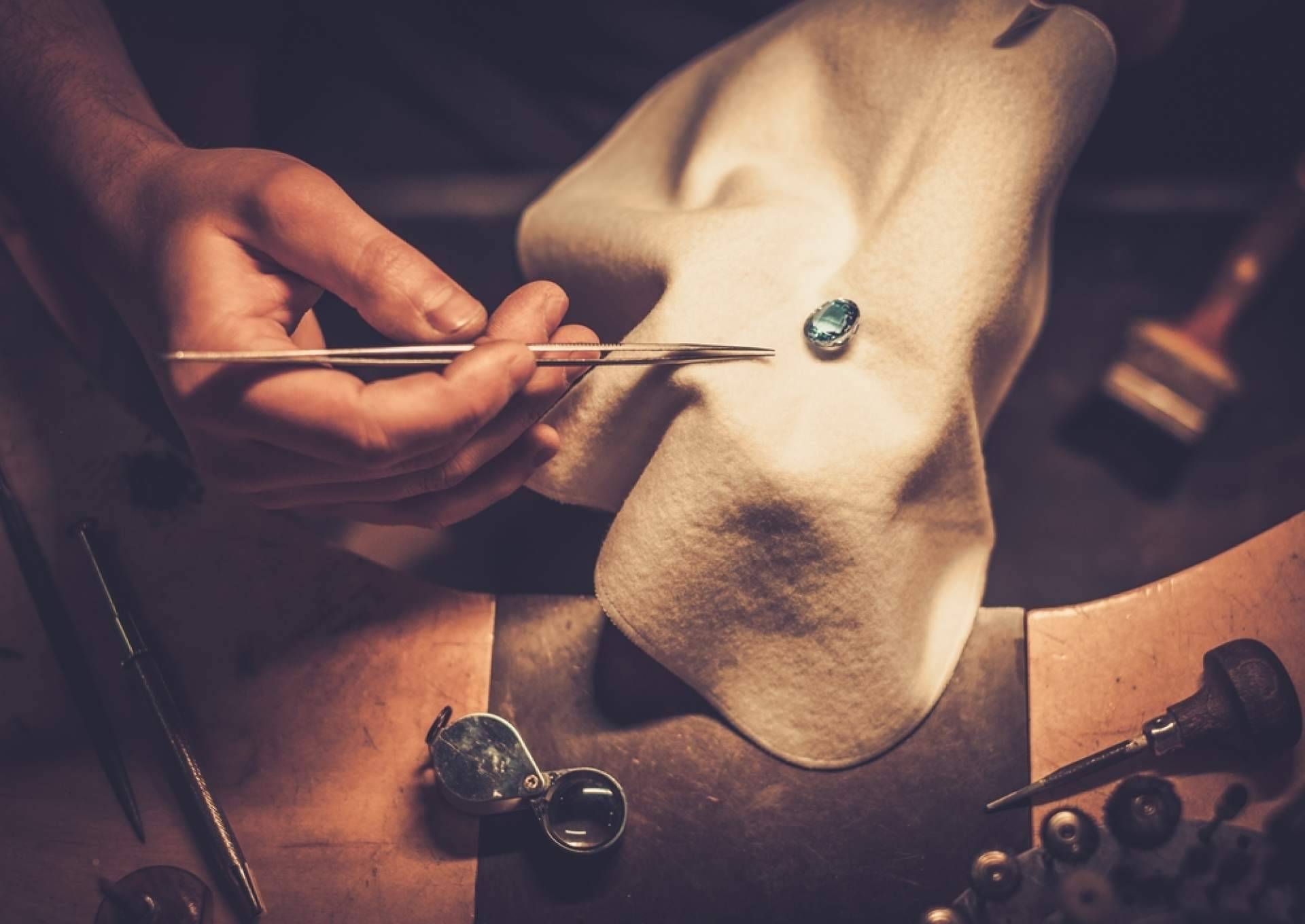 Joyas artesanales como complemento perfecto para las cenas de Navidad, de la mano de Isabel Lamadrid