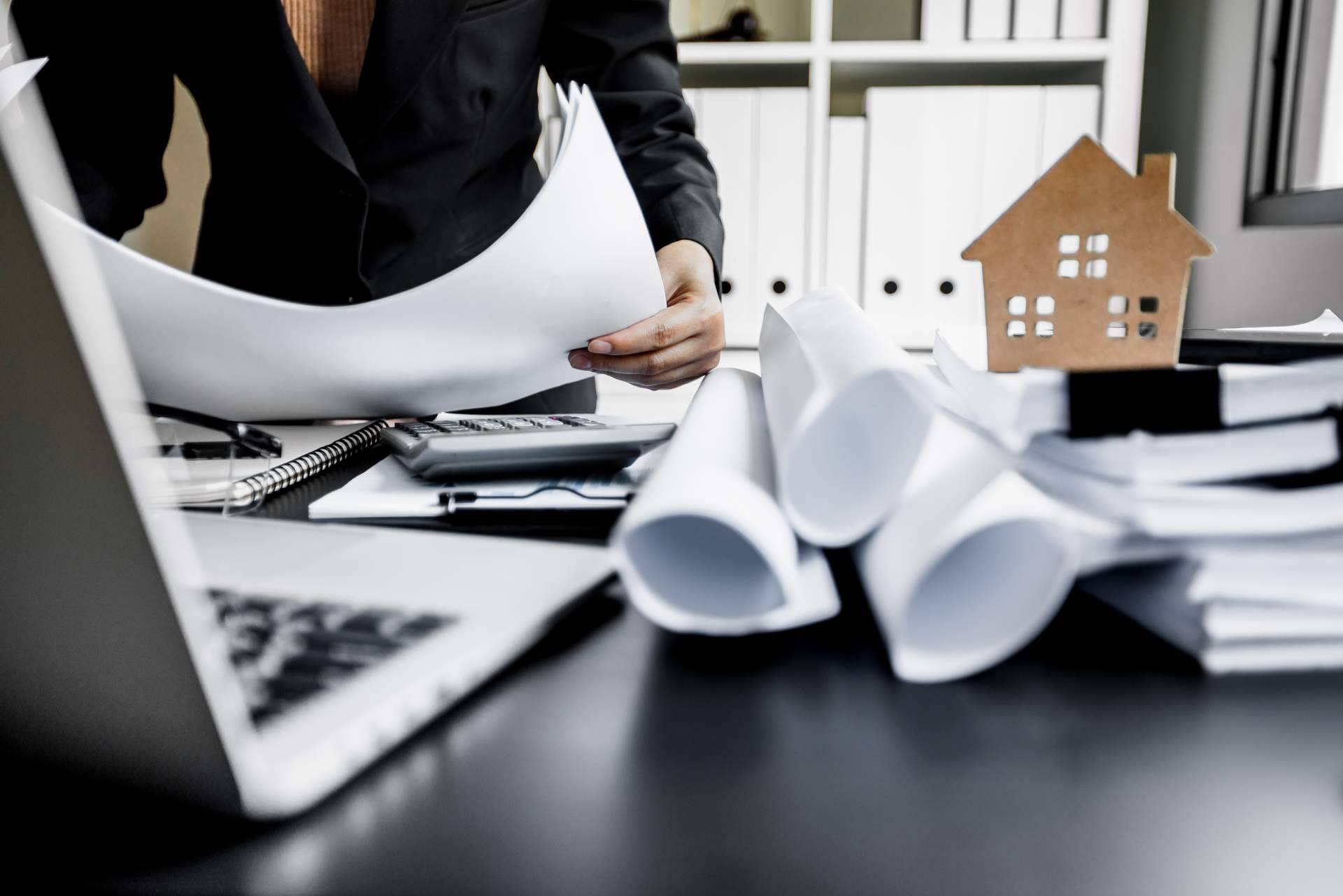 La Casa Agency El Clot y la empresa financiera del grupo, Finanzate