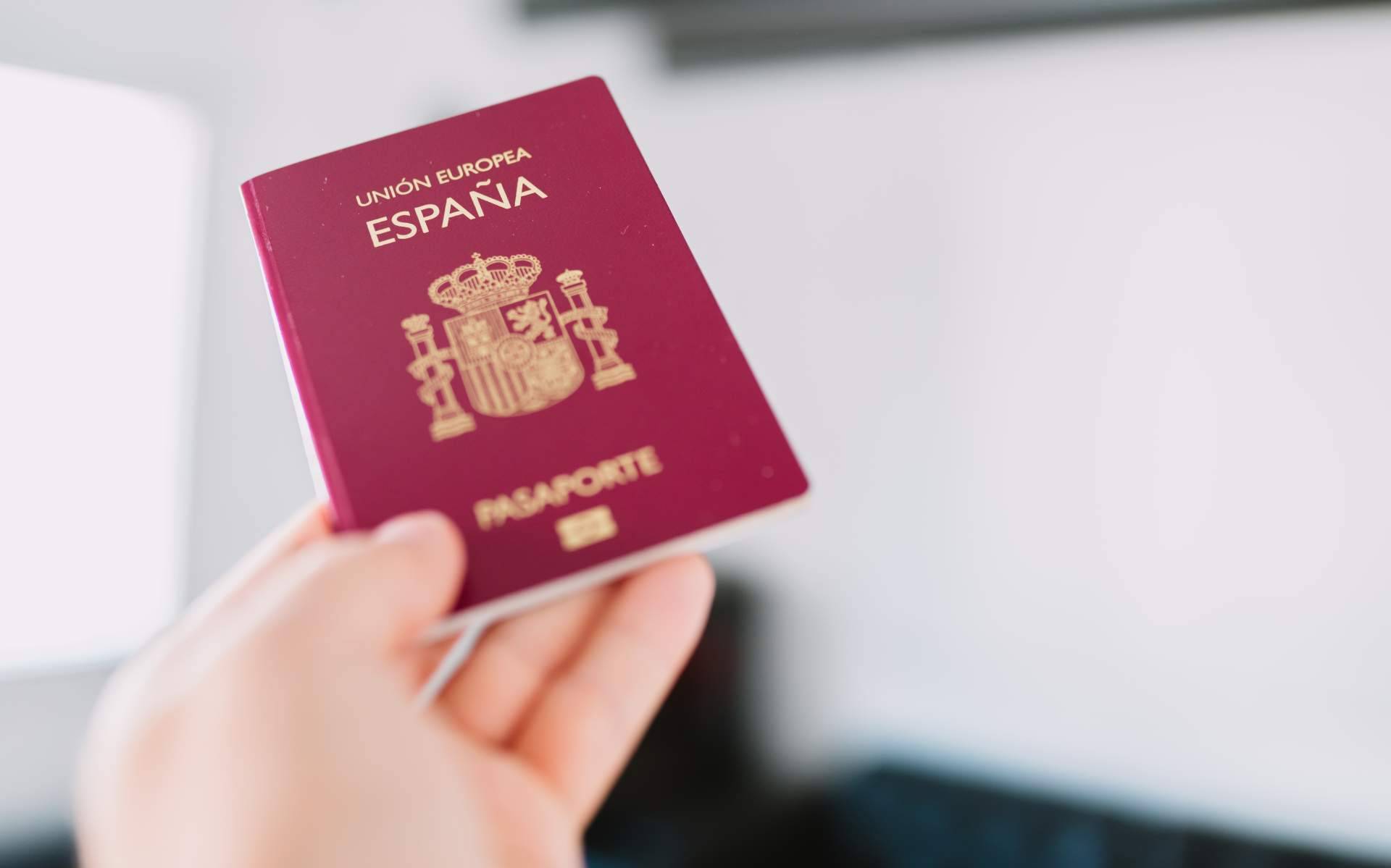 La nueva Ley de Memoria Democrática permite a los nietos de españoles obtener la nacionalidad española