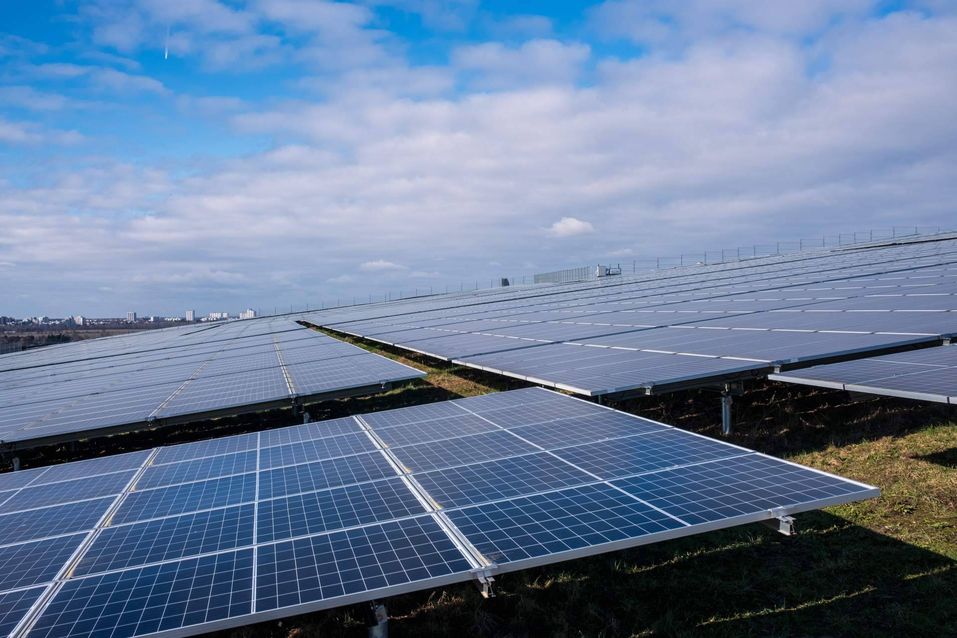 Hasta un 60 % de ahorro en la factura de electricidad instalando paneles solares con Smart Wallboxes