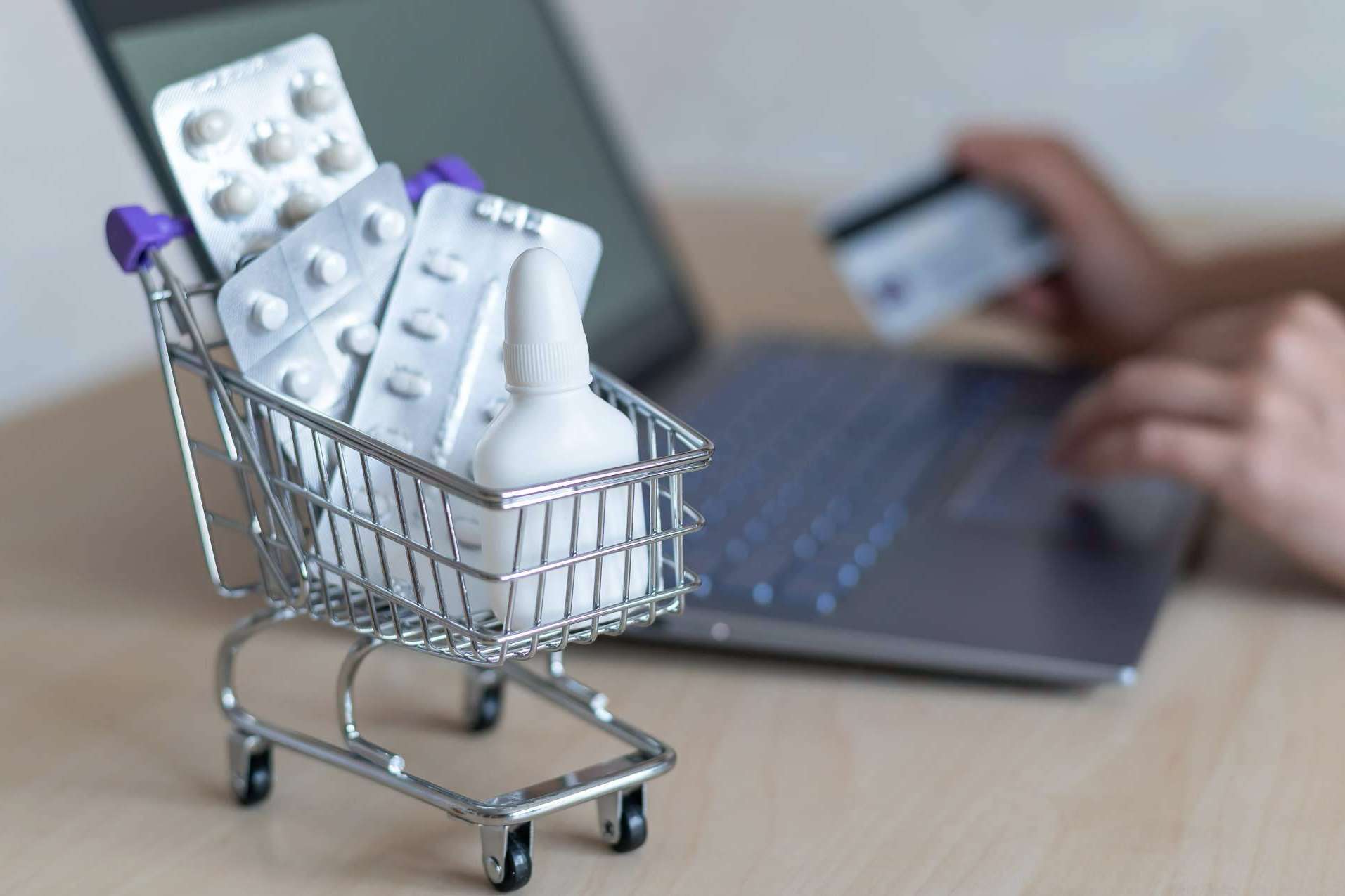 Farmacia Guitart, el establecimiento que abre las puertas a internet con una farmacia online