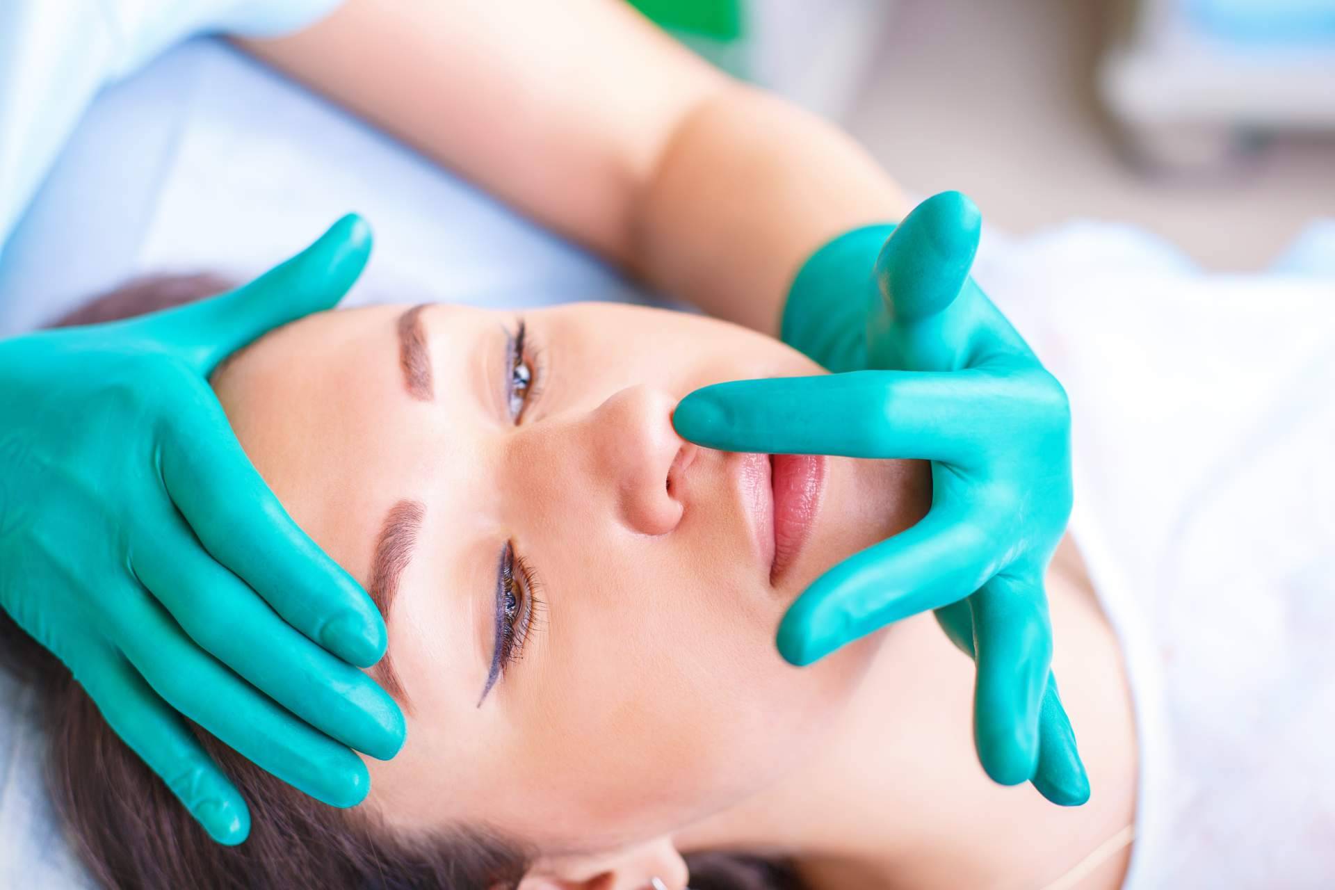 El Dr. Jorge Planas habla sobre el antes y después de una rinoplastia ultrasónica