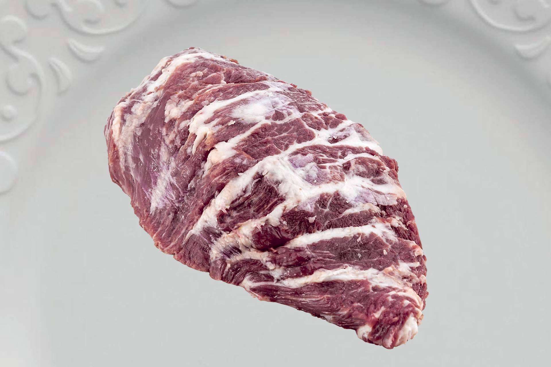 El componente estrella de Cárnicas Segundín S.L. que convertirá un encuentro casual en toda una experiencia gastronómica vital, productos ibéricos