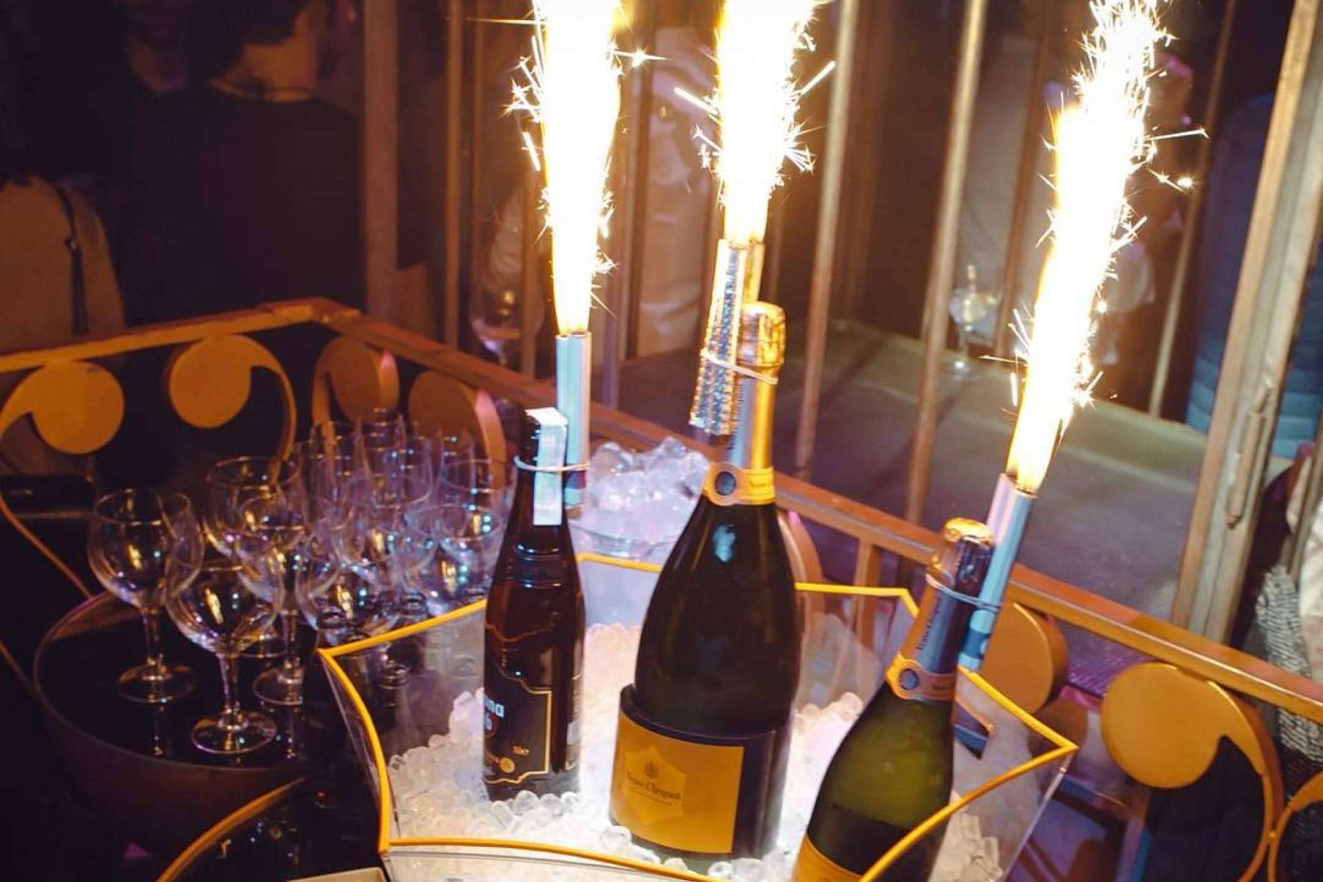 La amplia variedad de bengalas de Petardos AM para eventos