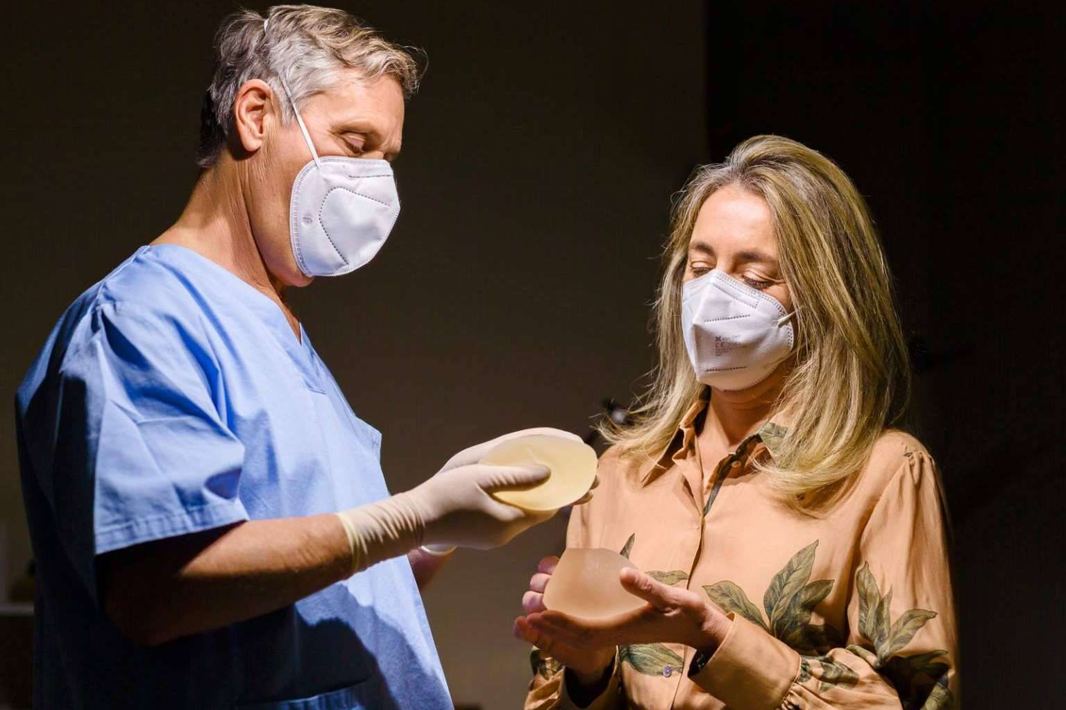 El Dr. Alzaga, un experto referente en la cirugía de reducción de pecho