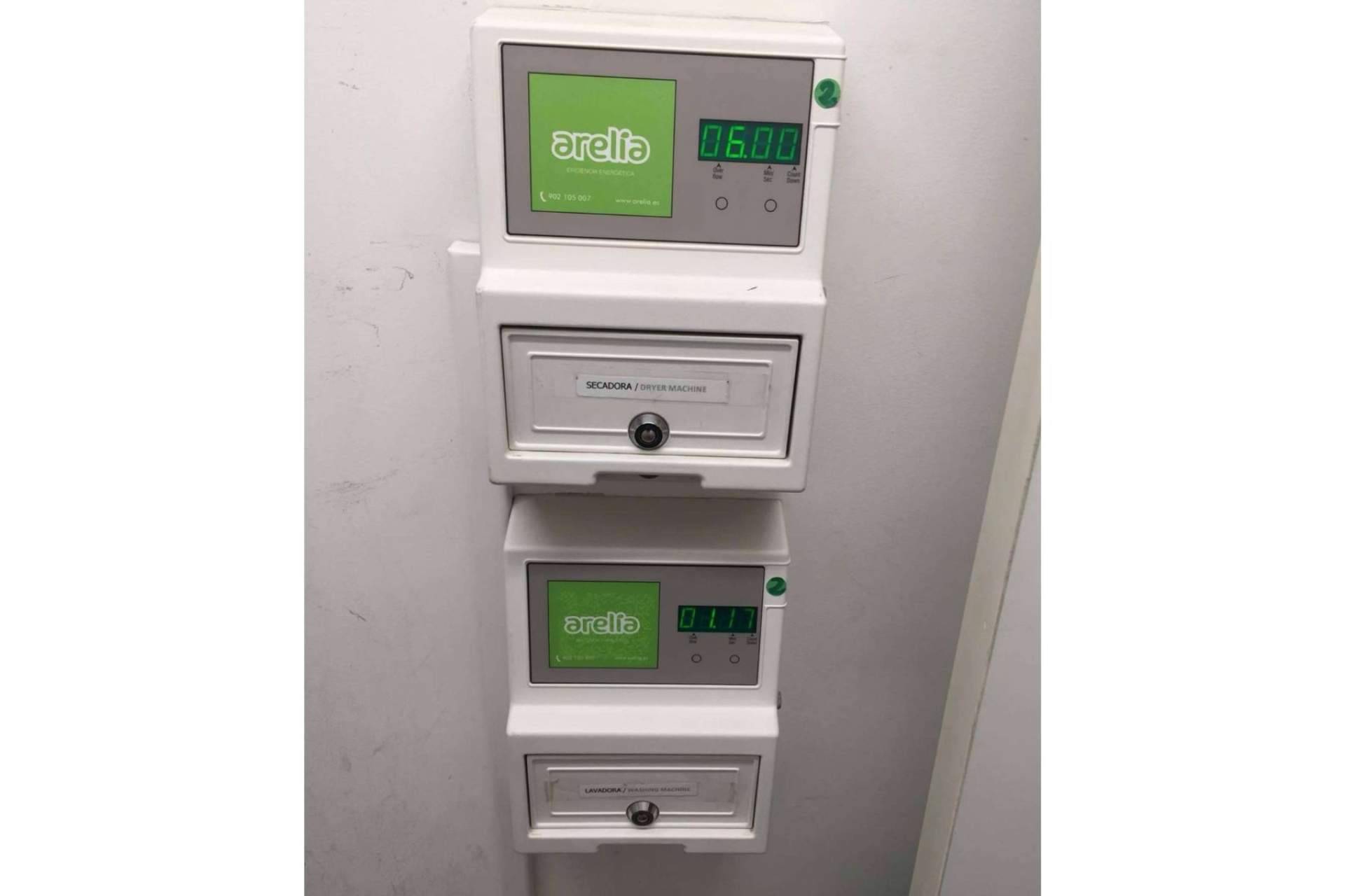Monedero universal para control de secadoras y lavadoras