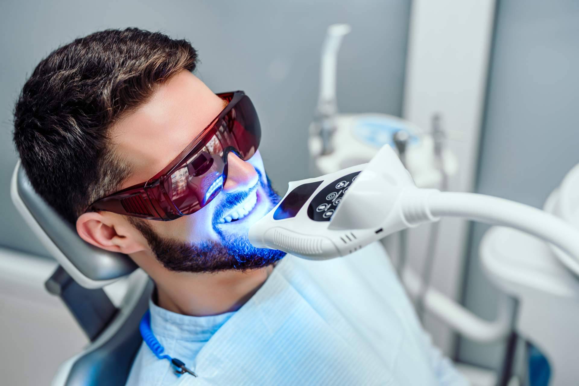 ¿Cómo cuidar los dientes después de un blanqueamiento dental?
