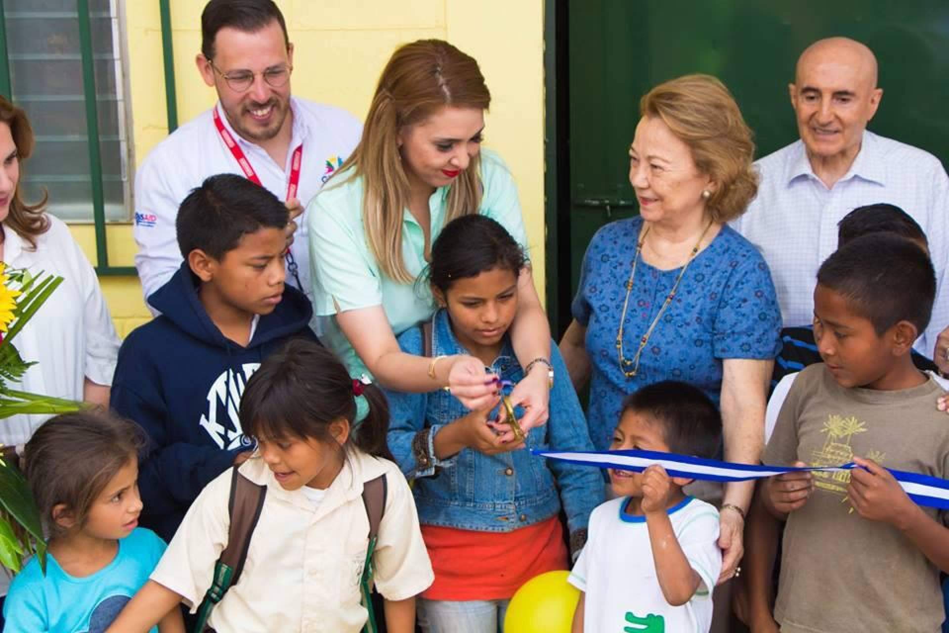 Elías Asfura y Fundación Marie apoyan proyecto educativo para jóvenes
