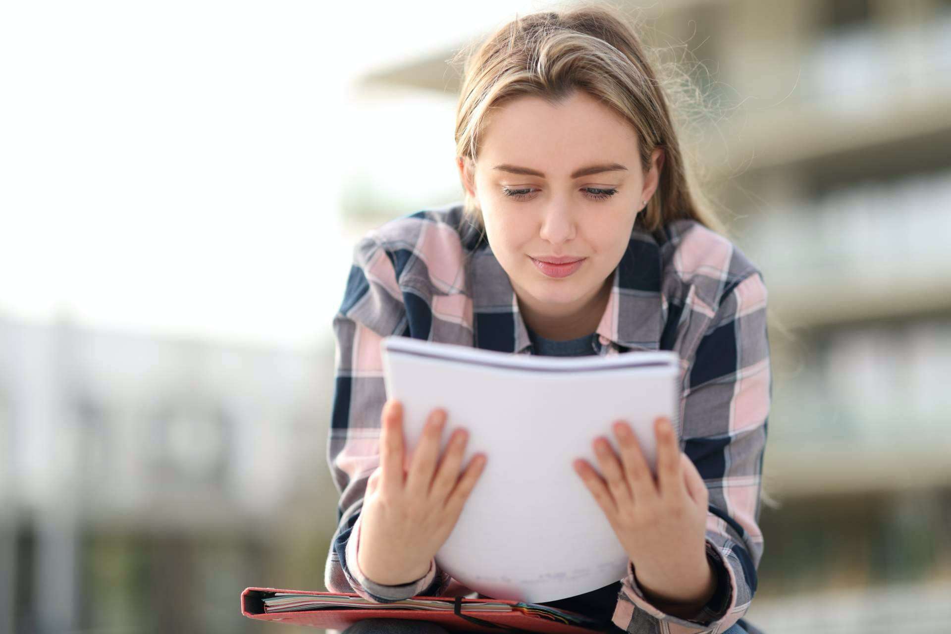Escuela de la Memoria, la academia online que revoluciona la velocidad de 'aprendizaje' de los estudiantes y opositores, enseñándoles técnicas de estudio de alto rendimiento