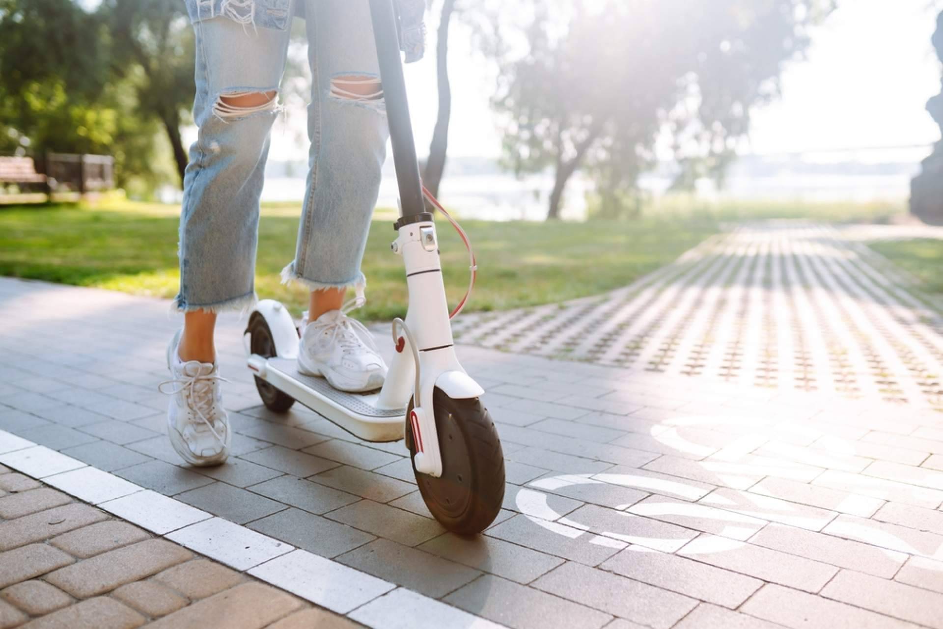 Los múltiples beneficios de optar por patinetes eléctricos reacondicionados, con rhyde