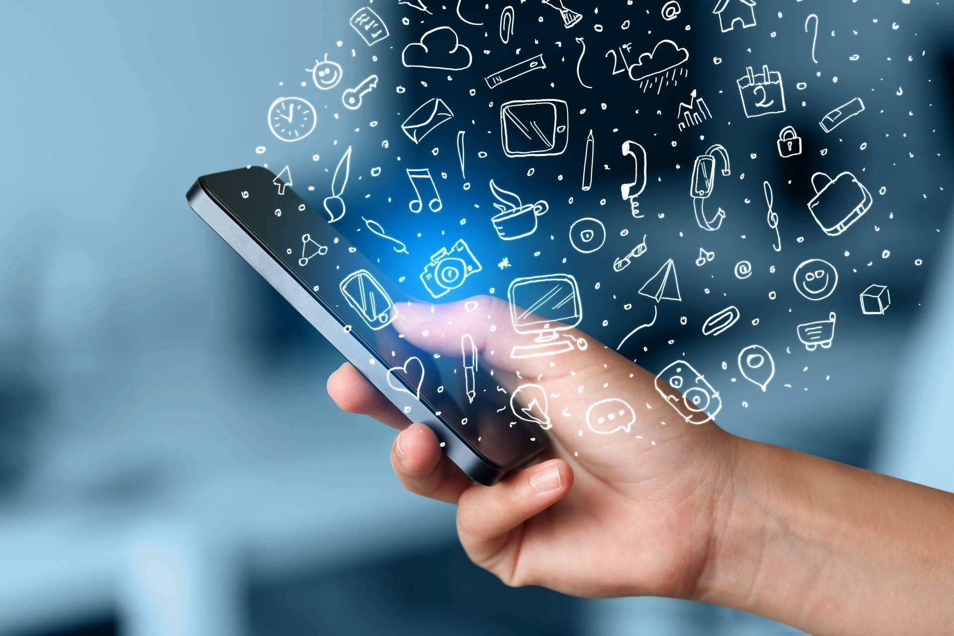 Las características y ventajas de una app híbrida como AKX Development