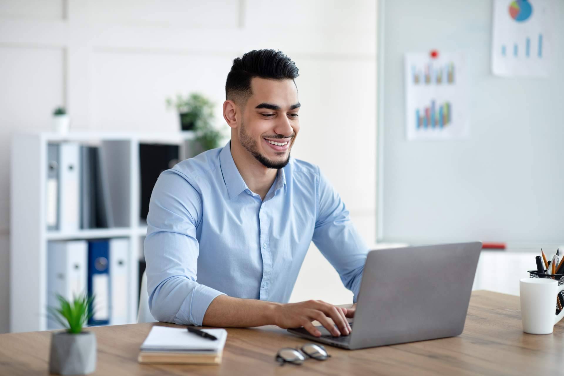 Por qué es importante la ergonomía en el trabajo de oficina, por Mi Web de Salud