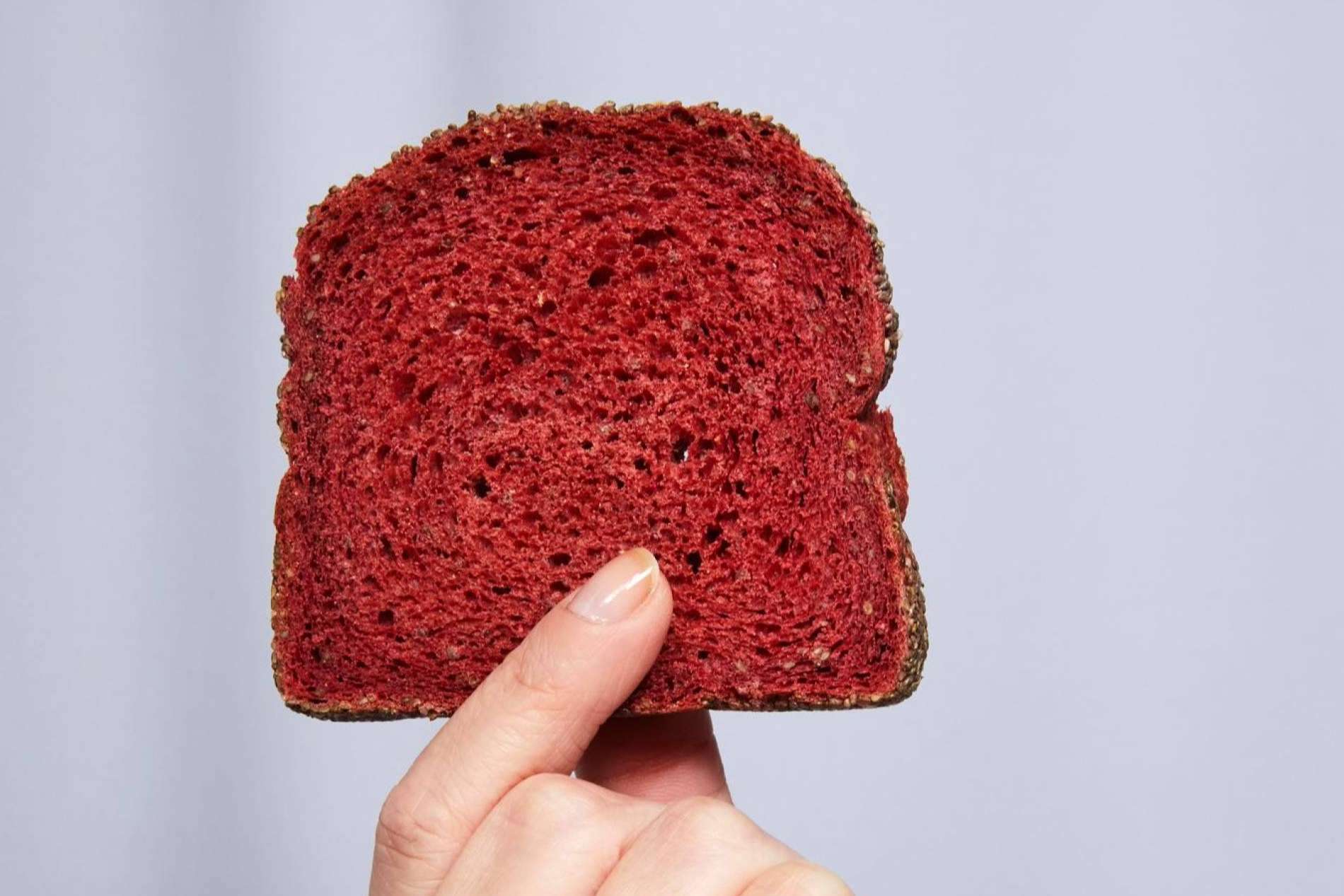 La marca de panes orgánicos que ha revolucionado el mercado de la alimentación funcional presenta un pan simbiótico desarrollado por científicos que ayuda a reducir la presión arterial