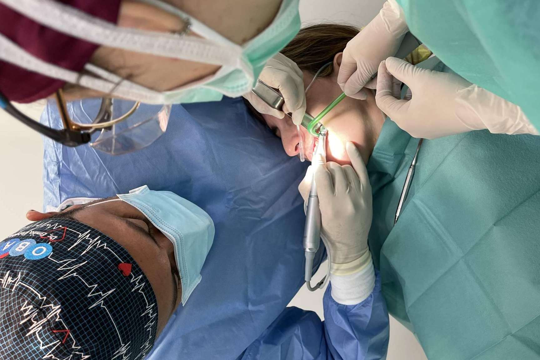 Tratamientos dentales y servicios efectivos que mejoran la sonrisa de los pacientes con Los Llanos Dental