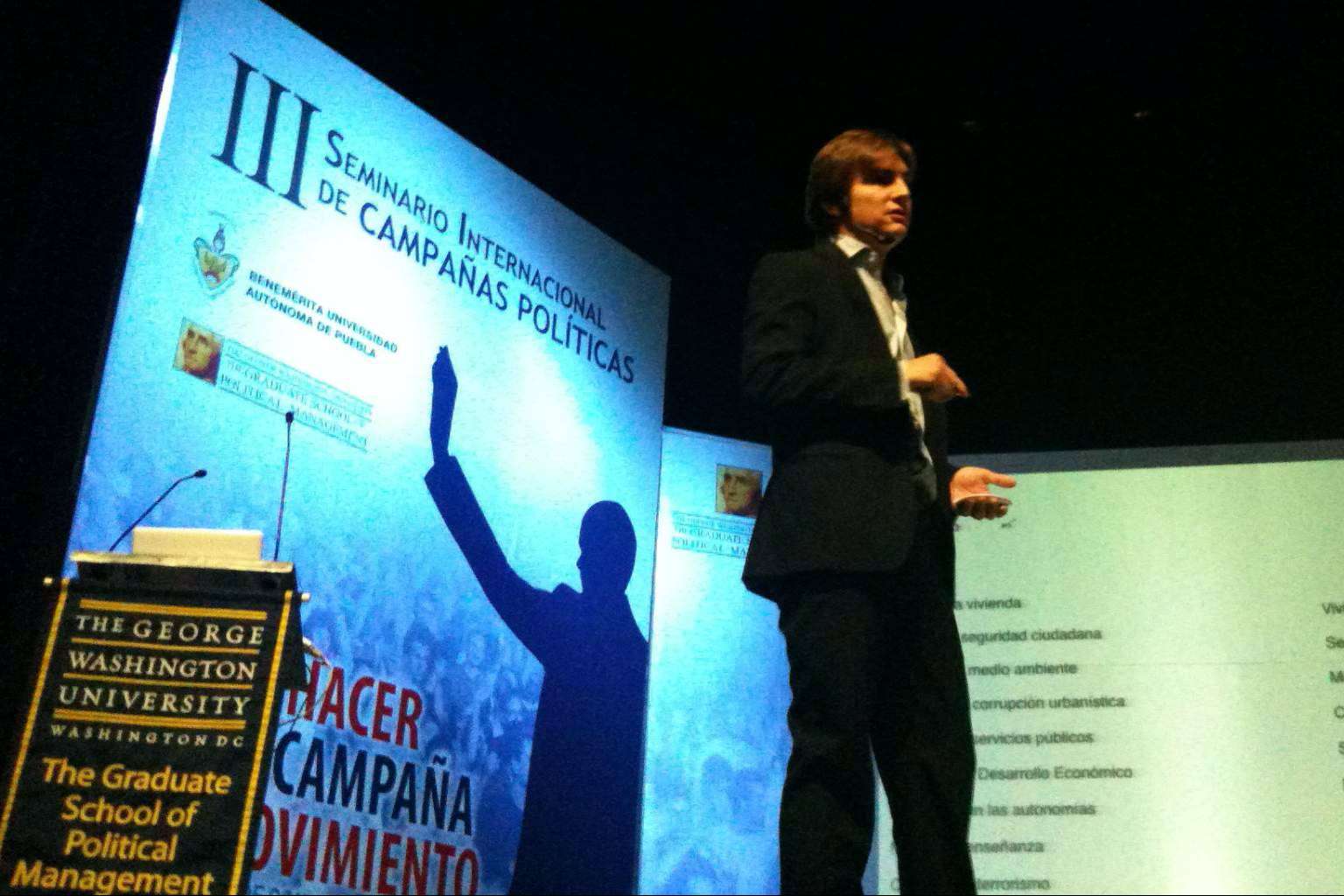 Aleix Sanmartin imparte conferencias y dicta seminarios sobre comunicación política