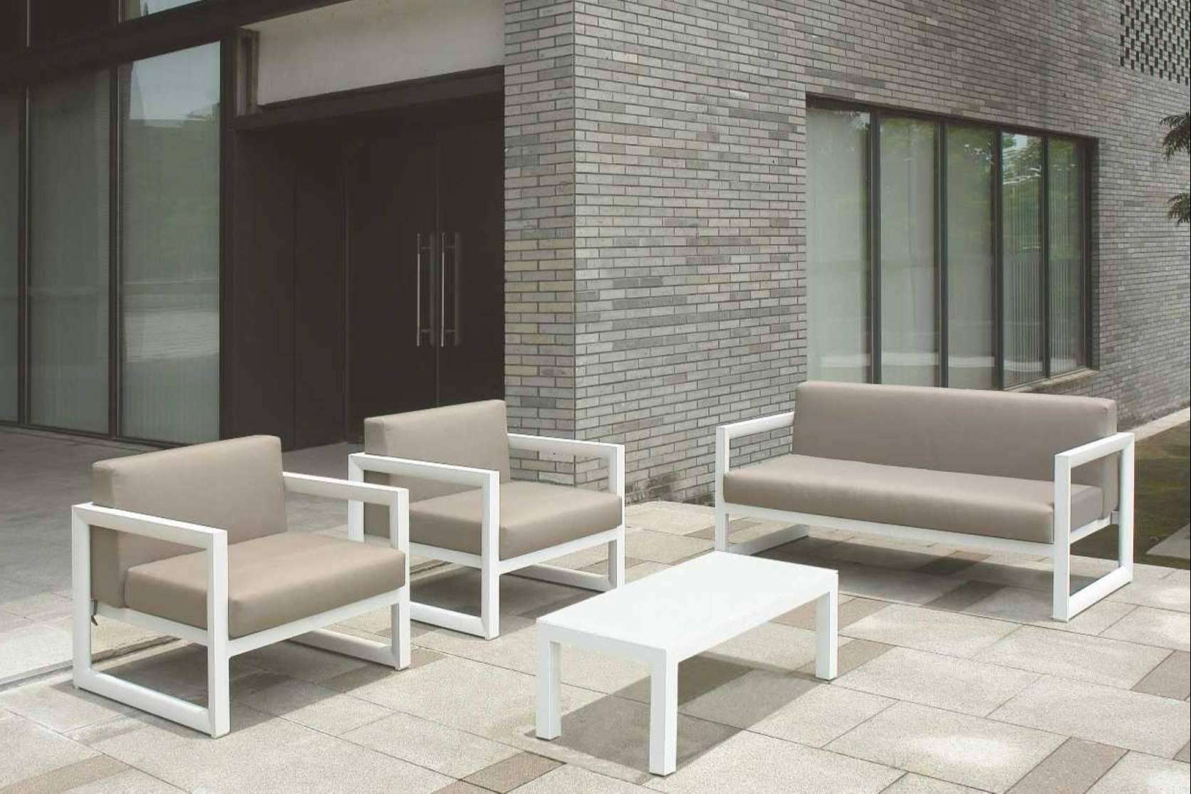 Encontrar sofás de exterior para hostelería en muebles-hosteleria.es