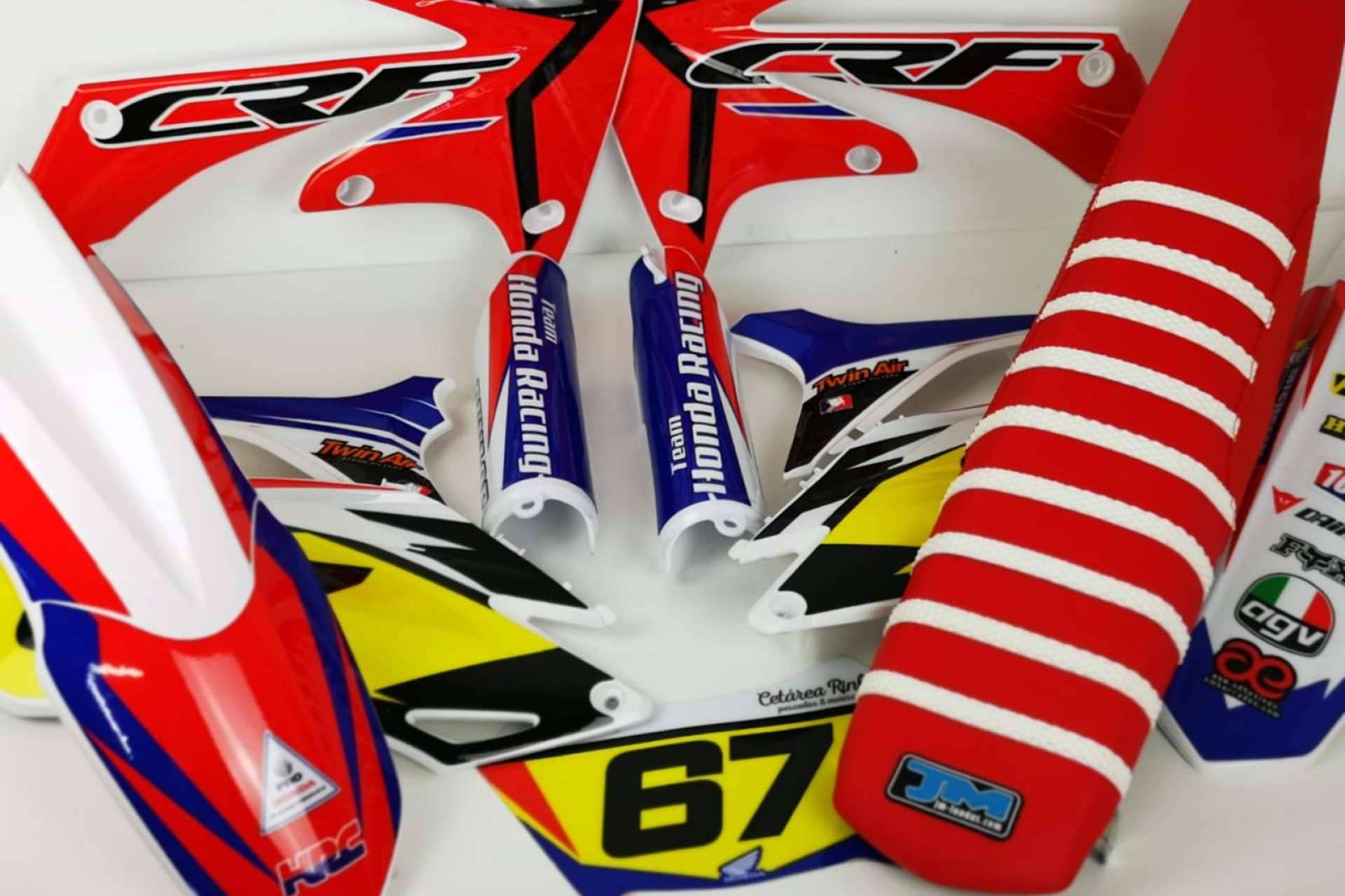 Cuáles son los beneficios de las fundas de asiento para la moto, con ADHESIVOSEMBARRADOS