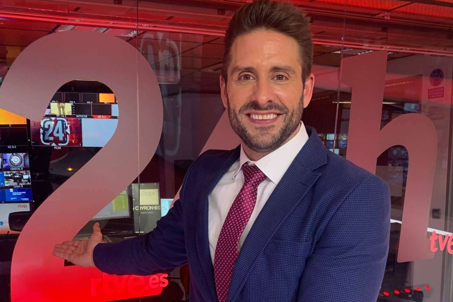 ¿Quién es el nuevo presentador de noticias de TVE, Àngel Pons?
