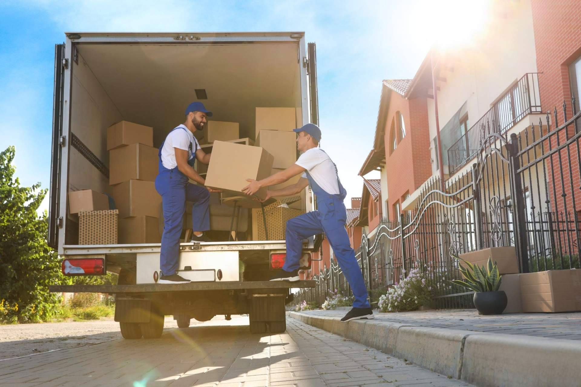 La solución de la empresa de mudanzas RJB Moving al problema de falta de espacio en casa, guardamuebles