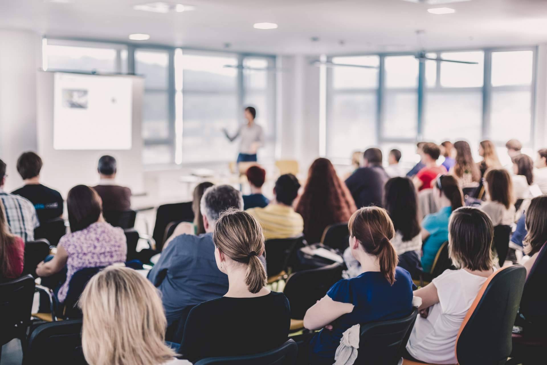 La revista digital ESBUENISIMO NEWS organiza un taller de creación de medios digitales dirigido a colegios y universidades