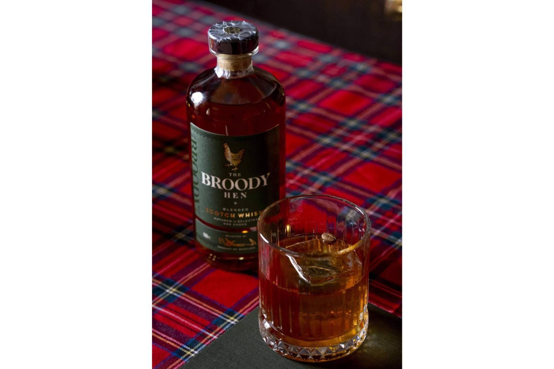 Llega a España The Broody Hen, el whisky oculto