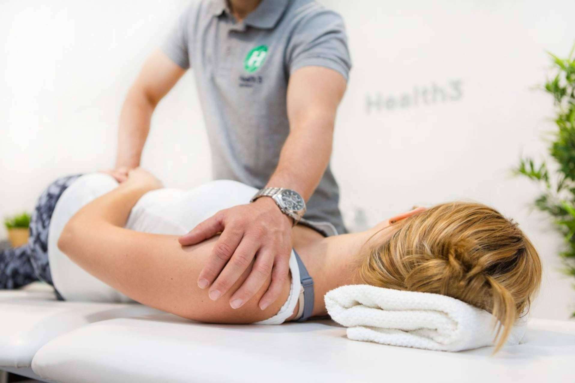 Fisioterapia a domicilio en Madrid, con los servicios de Clínicas H3