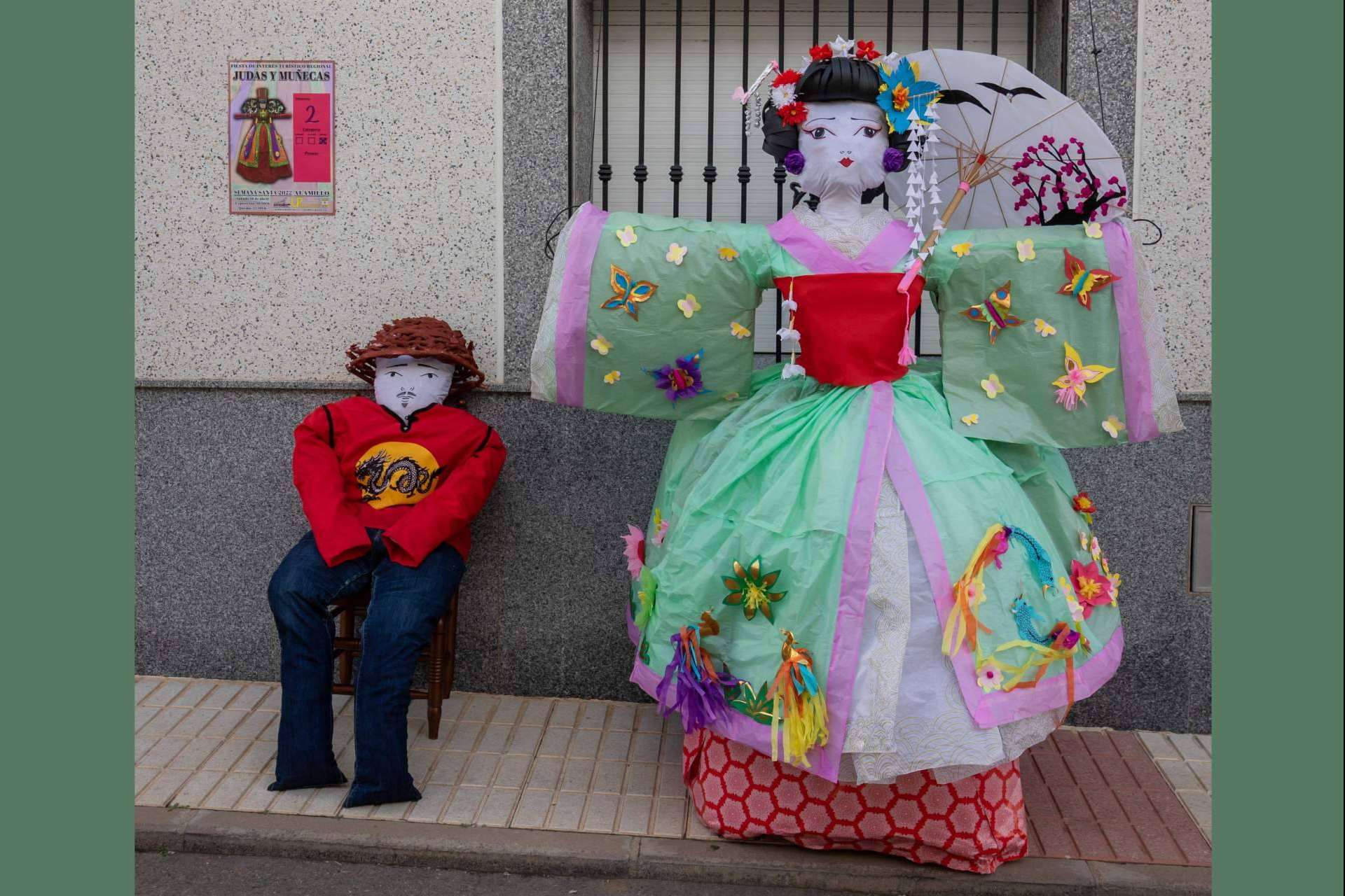 Una ceremonia que marca el fin del invierno, Judas y Muñecas en Alamillo