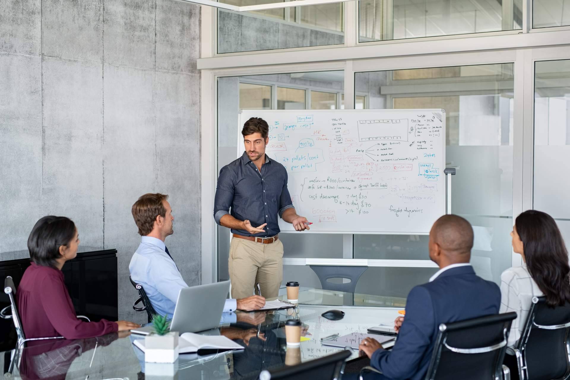 Por qué es necesario formular e implementar un plan estratégico. Garantizar la sostenibilidad del negocio, con Manager in Motion