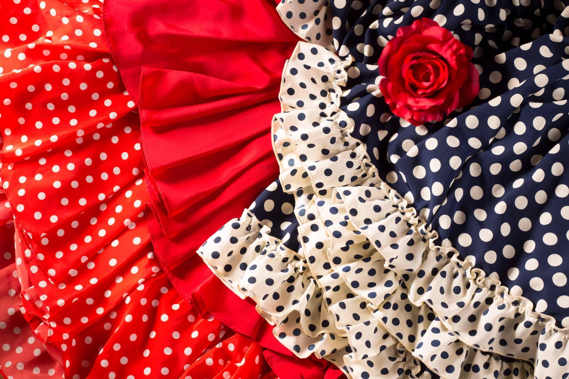 Nueva colección de trajes de flamenca 2023 en la tienda Viva La Feria
