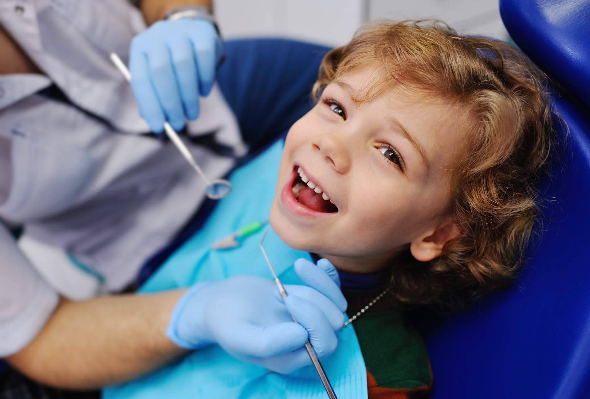 La Clínica Los Llanos Dental en Barcelona ofrece tratamientos de odontología infantil