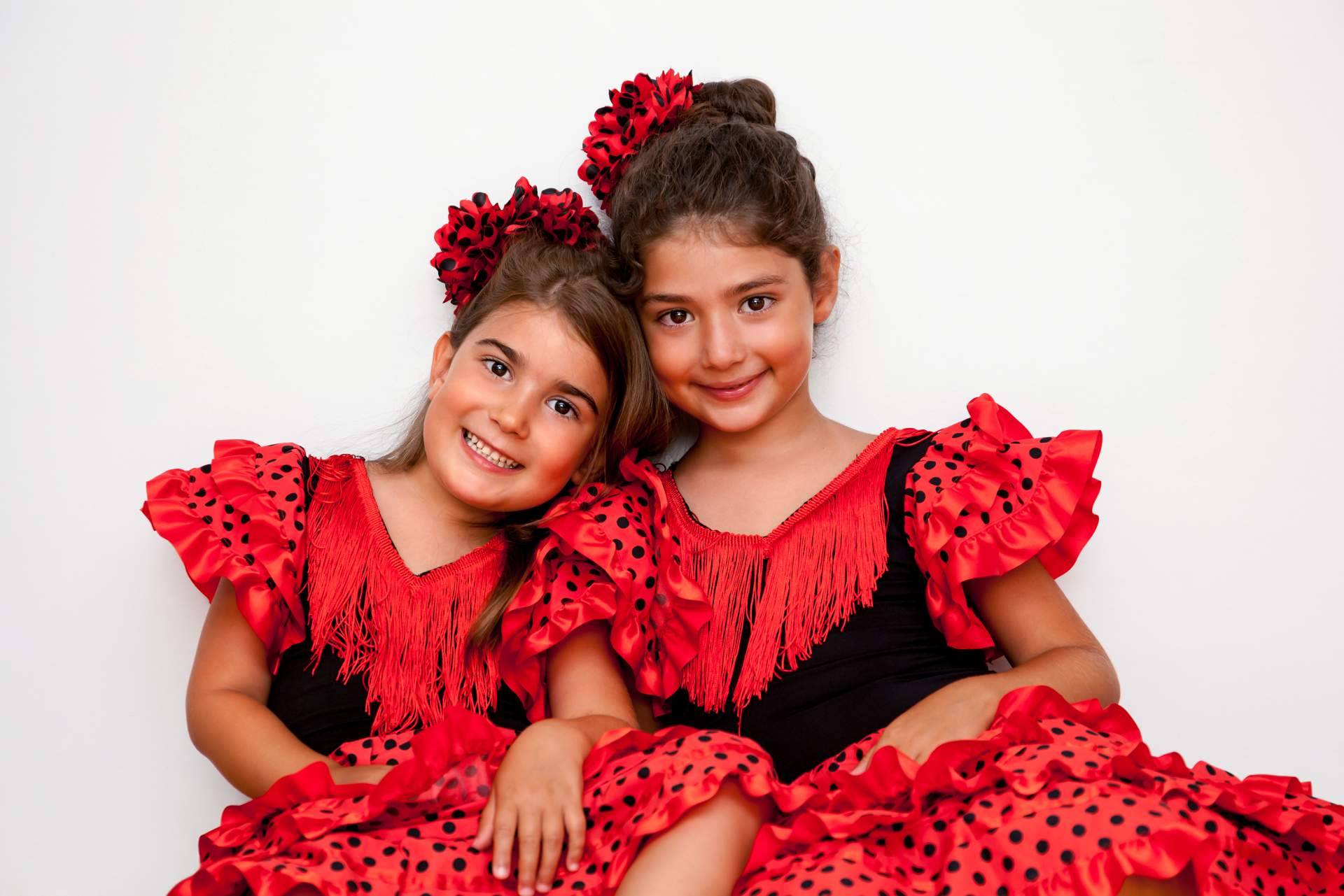 Viva La Feria ofrece trajes de flamenca para niñas para la Feria de Abril de Sevilla 2023