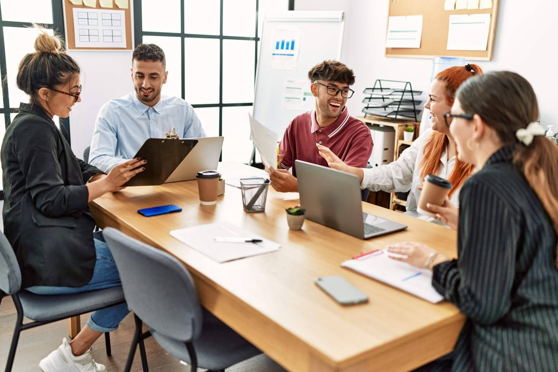 ¿Cómo aumentar la felicidad de los equipos en una empresa?
