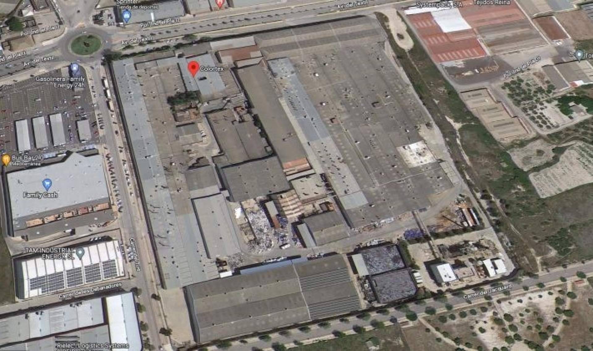 El futuro solar de 90 mil metros de las naves de Colortex salen a subasta