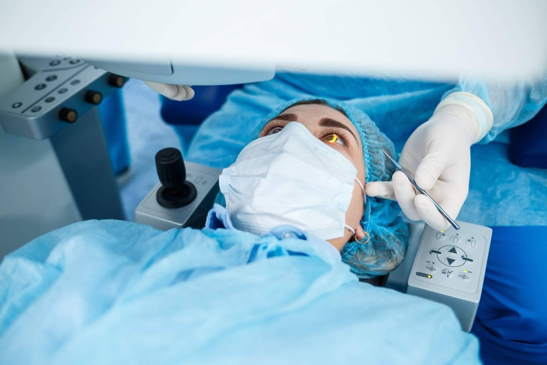 El Departamento de Oftalmología del Hospital Universitario Dexeus y las diferentes técnicas de cirugía refractiva, Lasik y FemtoLasik