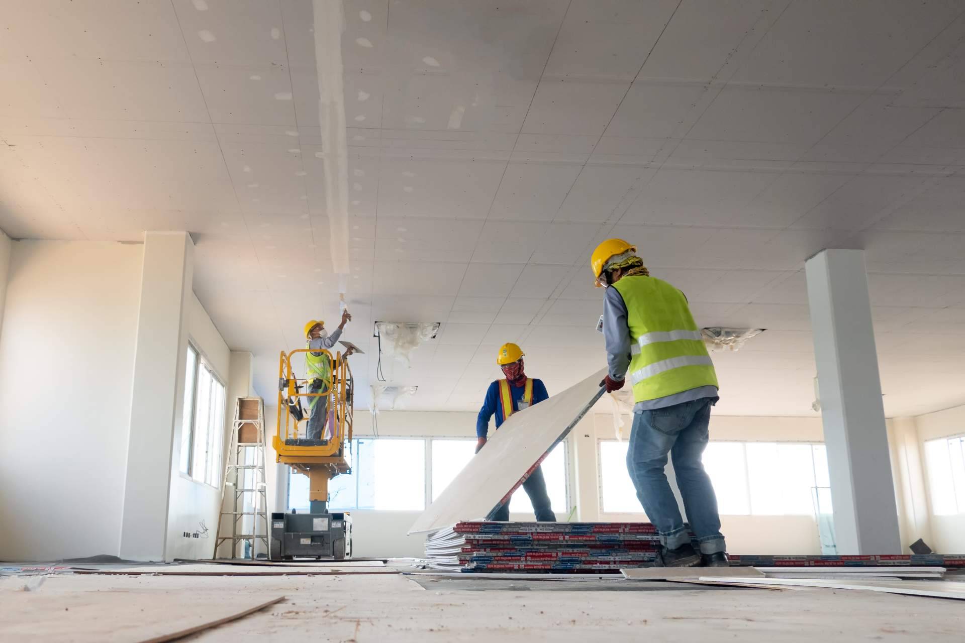 Los beneficios de contratar a una empresa constructora en Madrid como Luxor Espacios