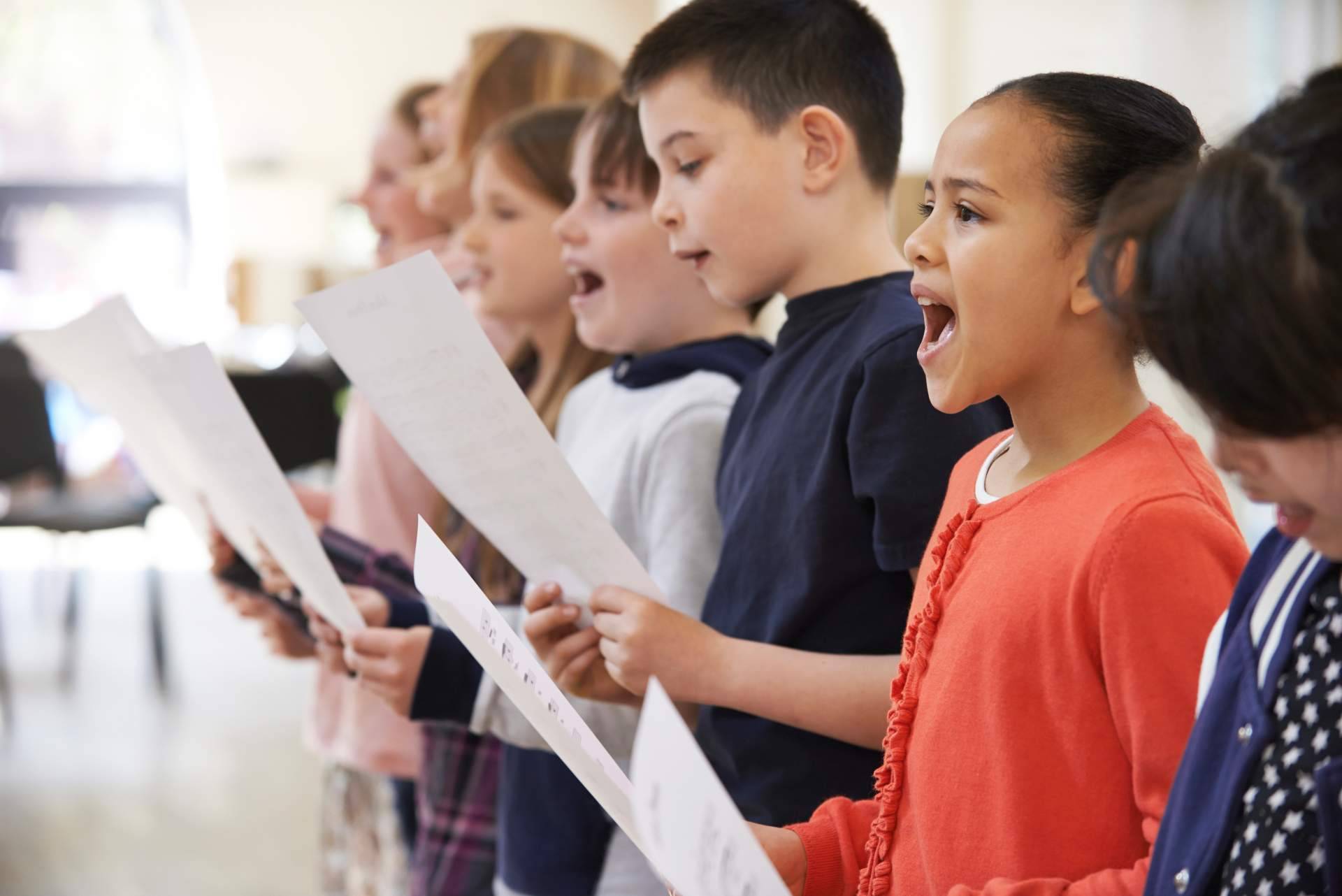 El programa de Coro que ofrece la Escuela de Música La Clave fomenta la actividad social entre los alumnos