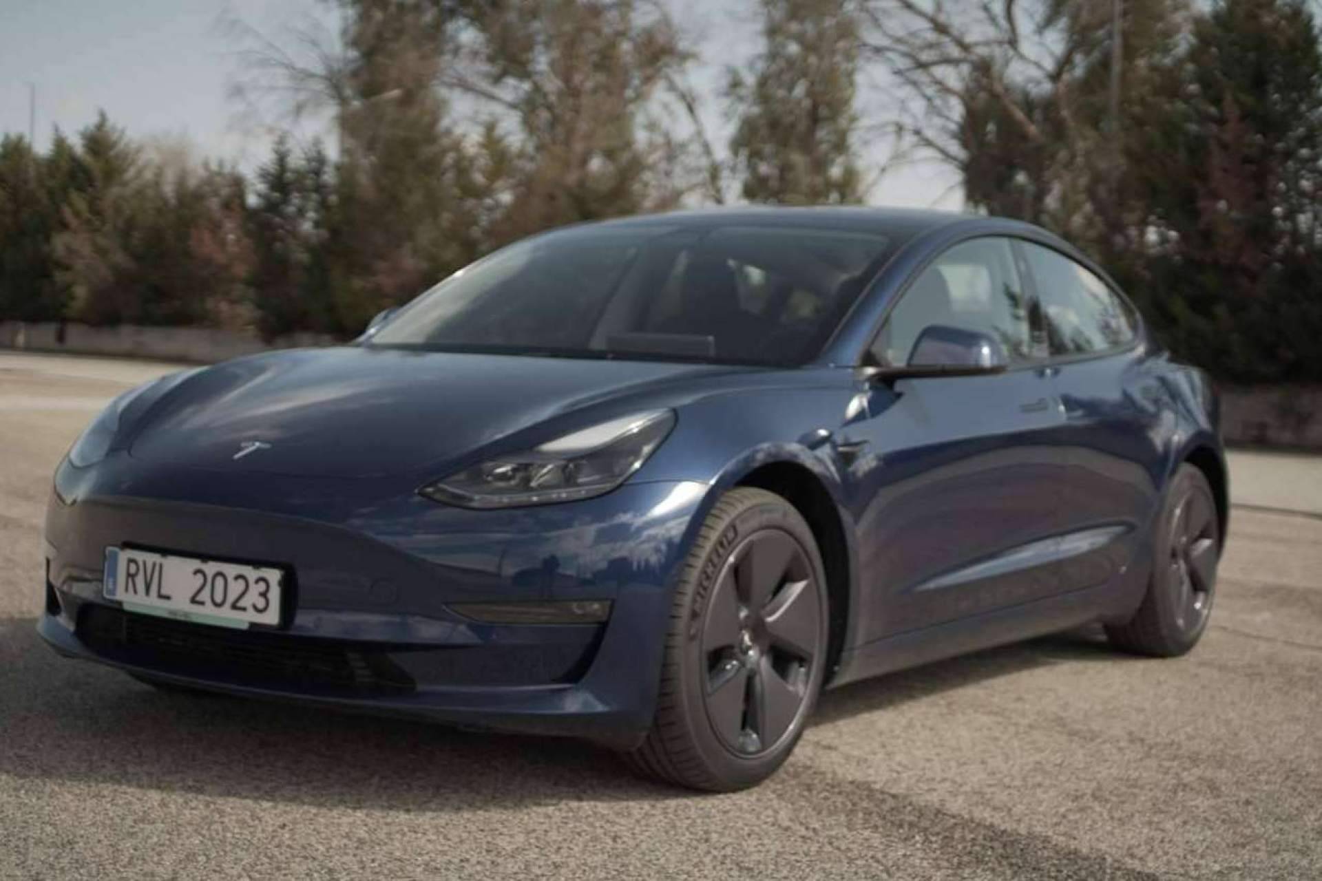 El lanzamiento de 4 modelos nuevos en promoción por parte de la empresa de suscripción de coches REVEL