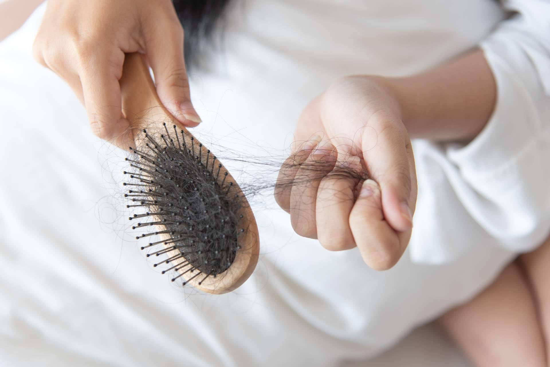 Motivos por los que se cae más el cabello en primavera y cómo tratarlo