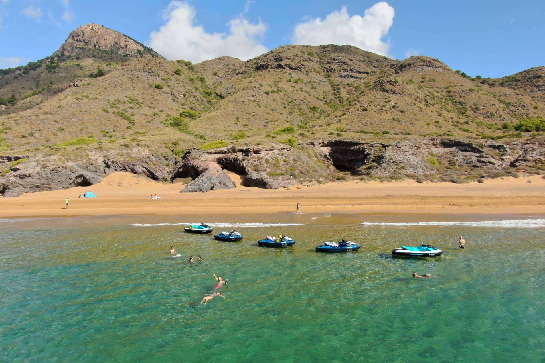 El nacimiento y alquiler motos de agua en La Manga con Kalima Charter