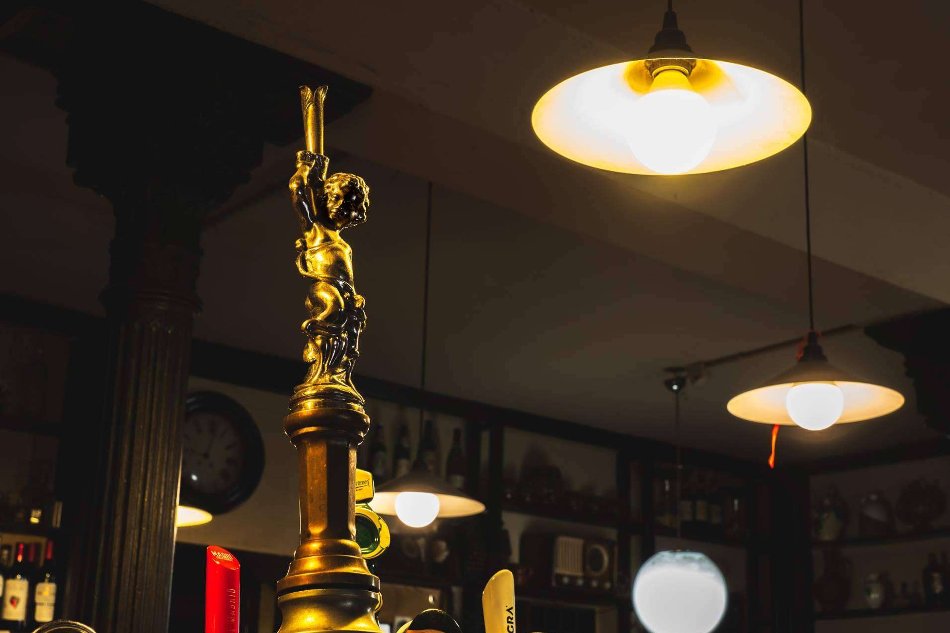 Una taberna en Madrid mantiene viva en cada plato la gastronomía tradicional española, La Taberna La Copla